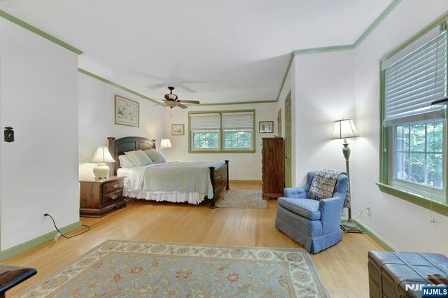 22 Crest Road, Hillsdale, NJ 07642