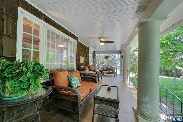 22 Crest Road, Hillsdale, NJ 07642