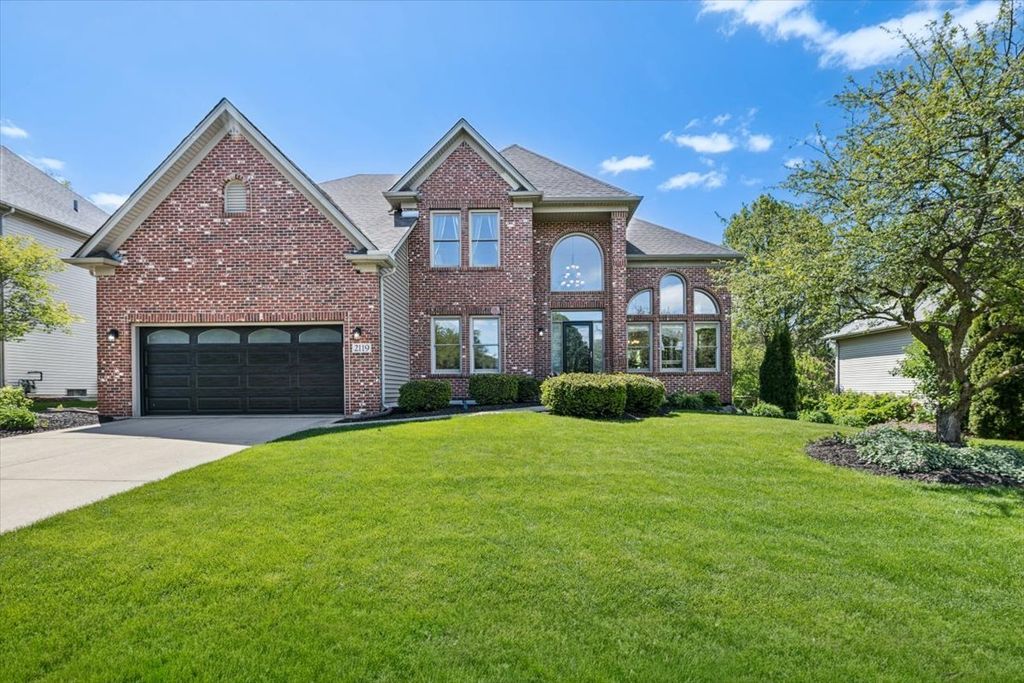 2119 W Thornwood Drive, South Elgin, IL 60177