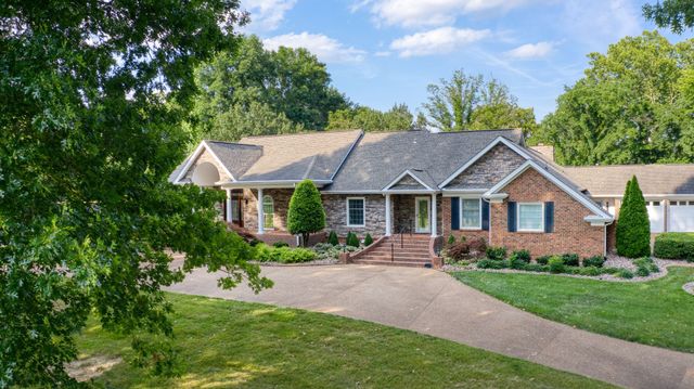363 Fairway Dr, Clarksville, TN 37043