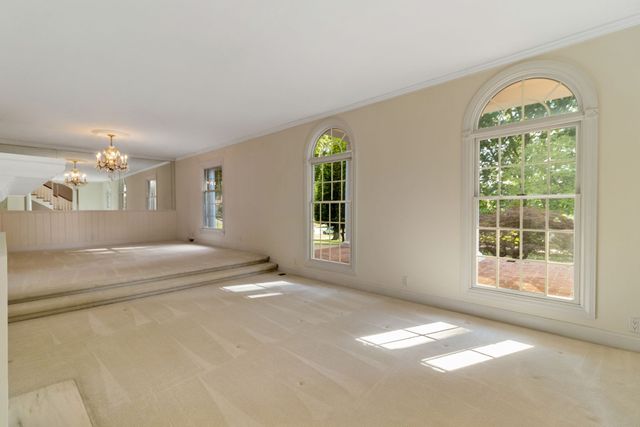 363 Fairway Dr, Clarksville, TN 37043