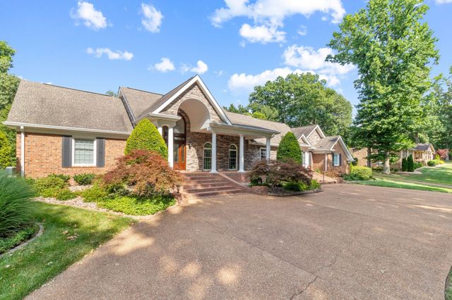 363 Fairway Dr, Clarksville, TN 37043