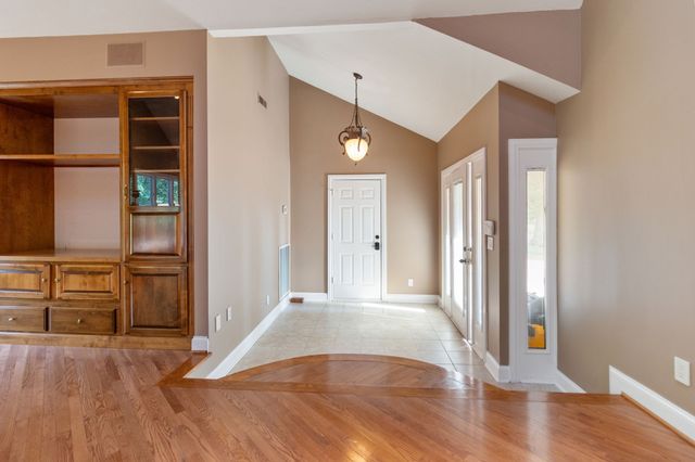 363 Fairway Dr, Clarksville, TN 37043