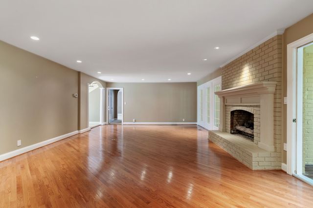 363 Fairway Dr, Clarksville, TN 37043