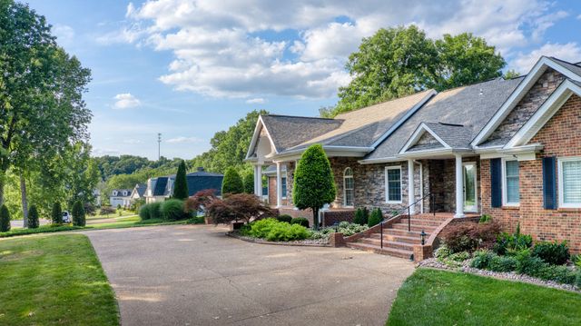 363 Fairway Dr, Clarksville, TN 37043