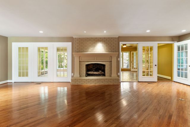 363 Fairway Dr, Clarksville, TN 37043