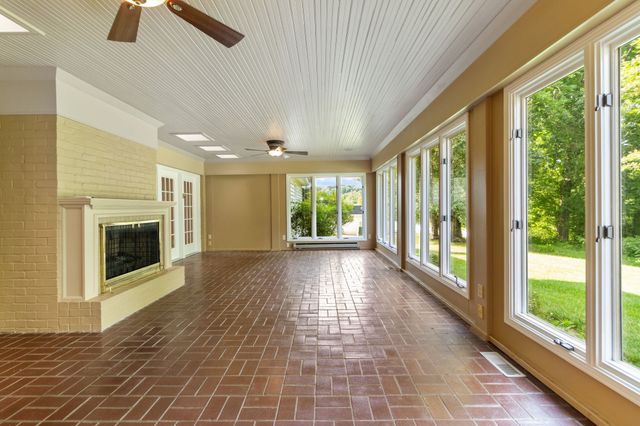 363 Fairway Dr, Clarksville, TN 37043