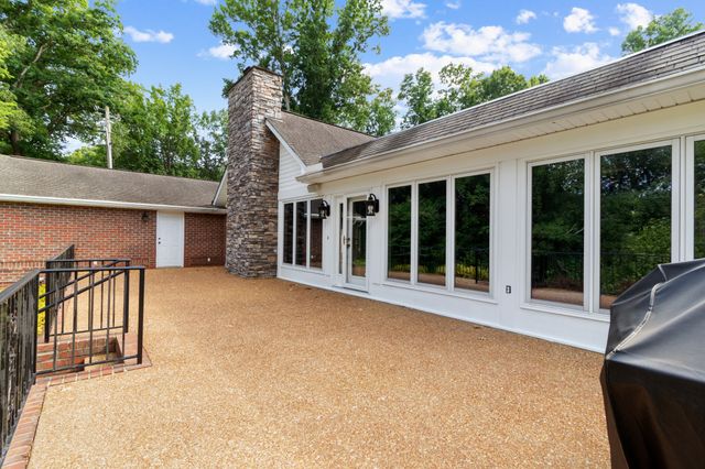 363 Fairway Dr, Clarksville, TN 37043