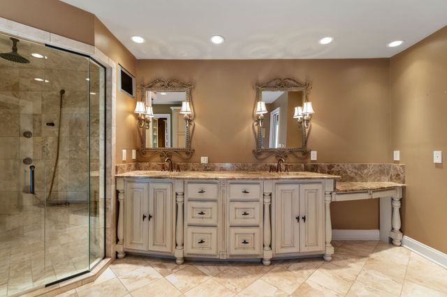 363 Fairway Dr, Clarksville, TN 37043