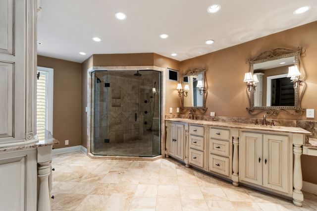 363 Fairway Dr, Clarksville, TN 37043