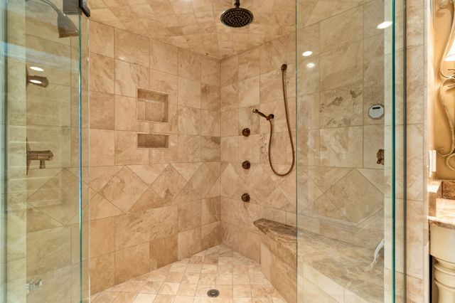 363 Fairway Dr, Clarksville, TN 37043