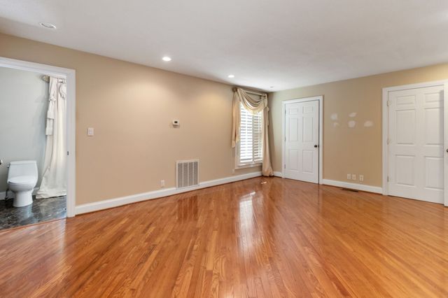 363 Fairway Dr, Clarksville, TN 37043