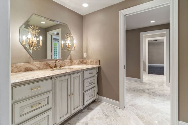 363 Fairway Dr, Clarksville, TN 37043
