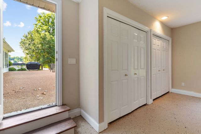 363 Fairway Dr, Clarksville, TN 37043