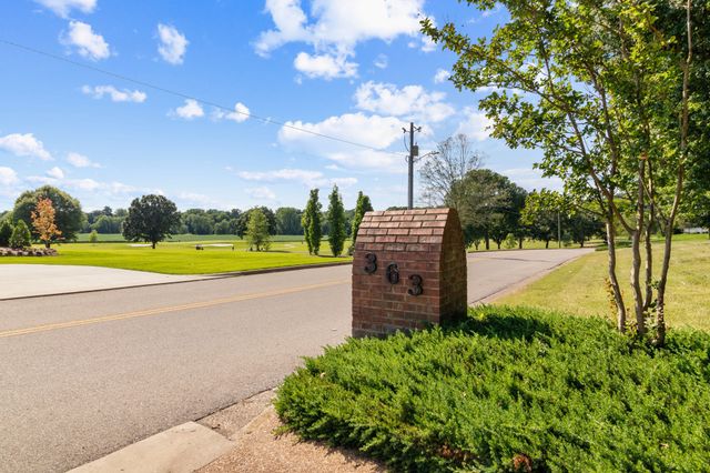 363 Fairway Dr, Clarksville, TN 37043
