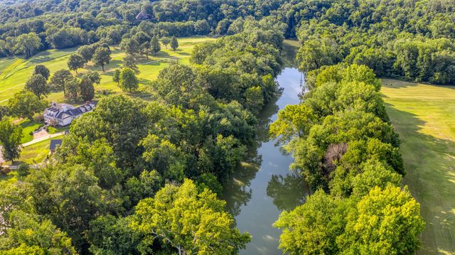 363 Fairway Dr, Clarksville, TN 37043