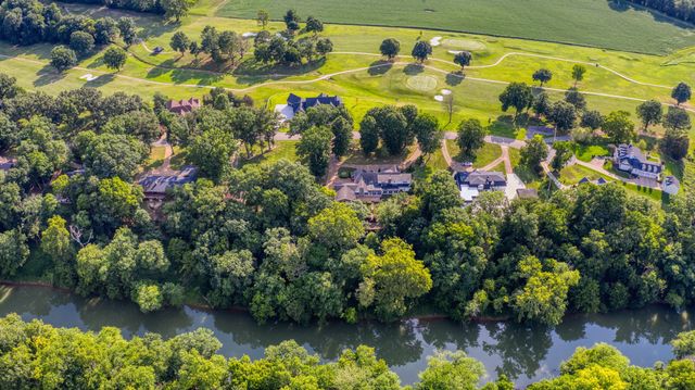 363 Fairway Dr, Clarksville, TN 37043