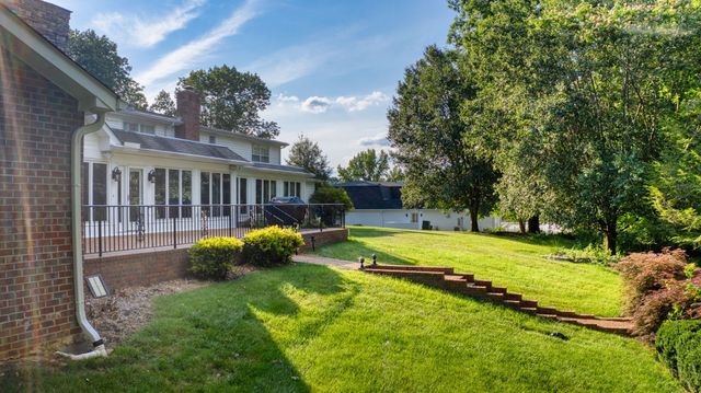 363 Fairway Dr, Clarksville, TN 37043