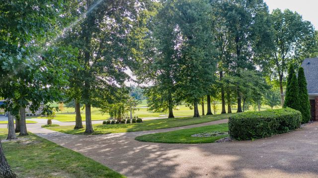 363 Fairway Dr, Clarksville, TN 37043