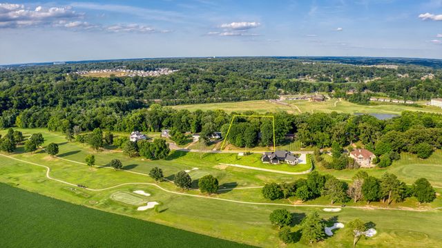 363 Fairway Dr, Clarksville, TN 37043