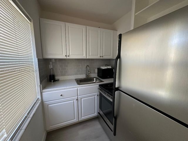 1956 Lincoln St 6, Hollywood, FL 33020