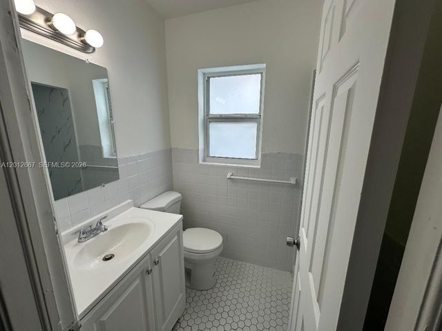 1956 Lincoln St 6, Hollywood, FL 33020