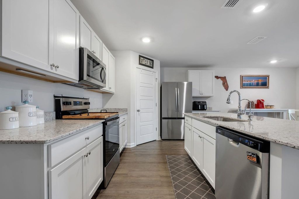 Image 6 of property listing at 78 Haley Drive, Crawfordville, FL 32327