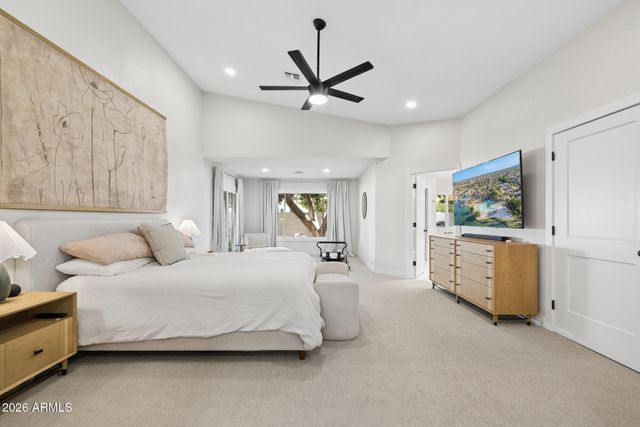 1911 E CLIPPER Court, Gilbert, AZ 85234