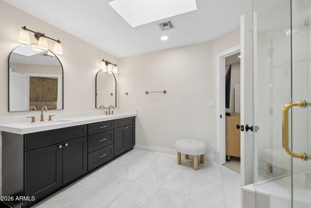 1911 E CLIPPER Court, Gilbert, AZ 85234