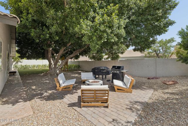 1911 E CLIPPER Court, Gilbert, AZ 85234