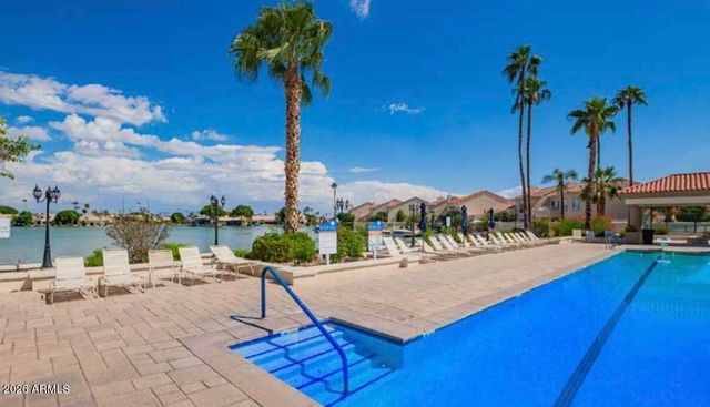 1911 E CLIPPER Court, Gilbert, AZ 85234