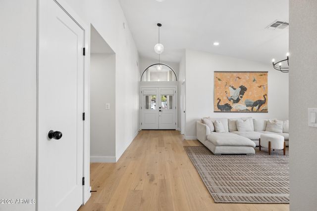 1911 E CLIPPER Court, Gilbert, AZ 85234