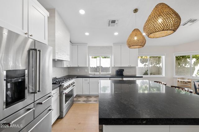 1911 E CLIPPER Court, Gilbert, AZ 85234