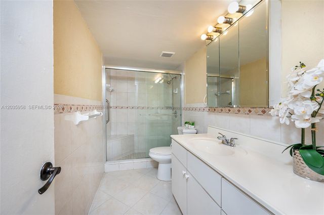 1910 W 56th St 3219, Hialeah, FL 33012