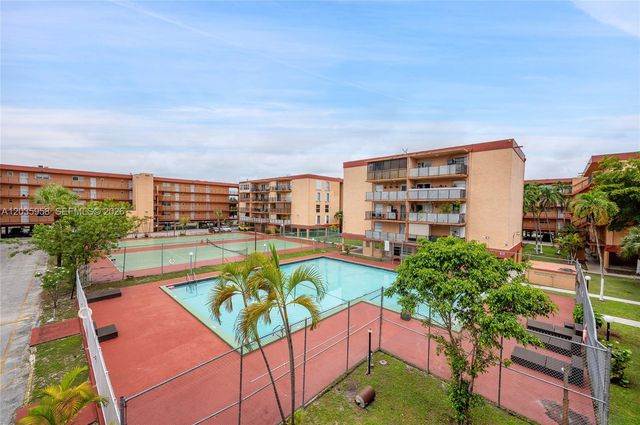1910 W 56th St 3219, Hialeah, FL 33012