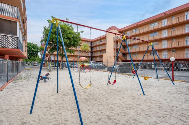 1910 W 56th St 3219, Hialeah, FL 33012