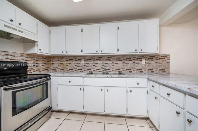 1910 W 56th St 3219, Hialeah, FL 33012