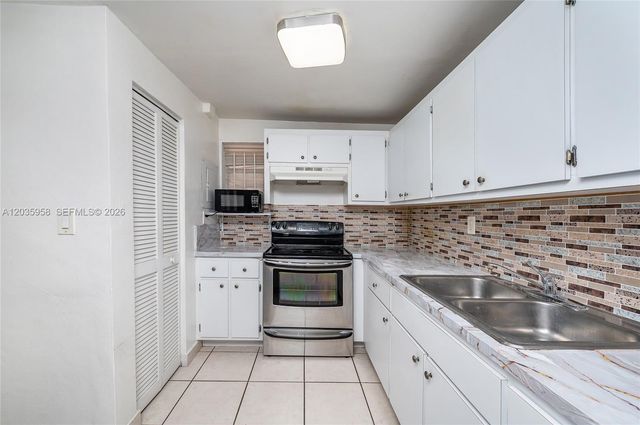 1910 W 56th St 3219, Hialeah, FL 33012