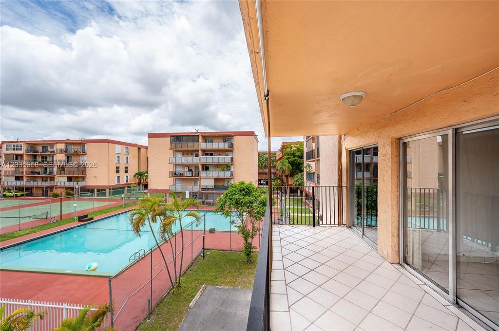 1910 W 56th St 3219, Hialeah, FL 33012