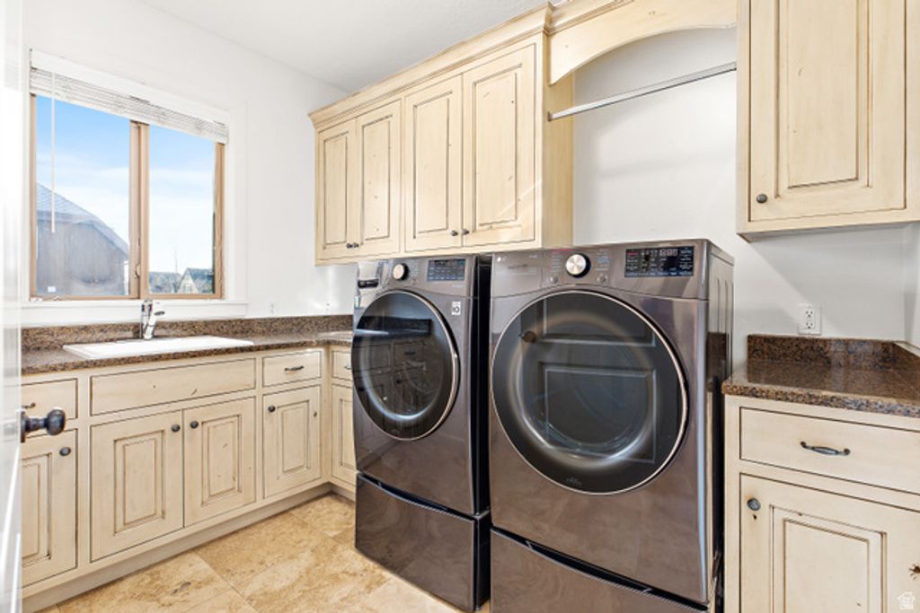 Image 19 of property listing at 151 W GLACIER LILY DR, Alpine, UT 84004