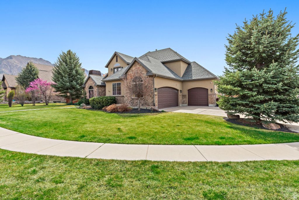 Image 3 of property listing at 151 W GLACIER LILY DR, Alpine, UT 84004