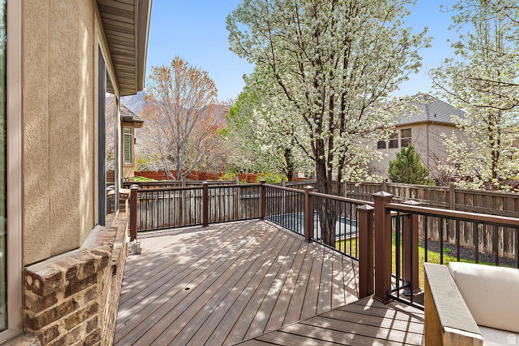 Image 51 of property listing at 151 W GLACIER LILY DR, Alpine, UT 84004