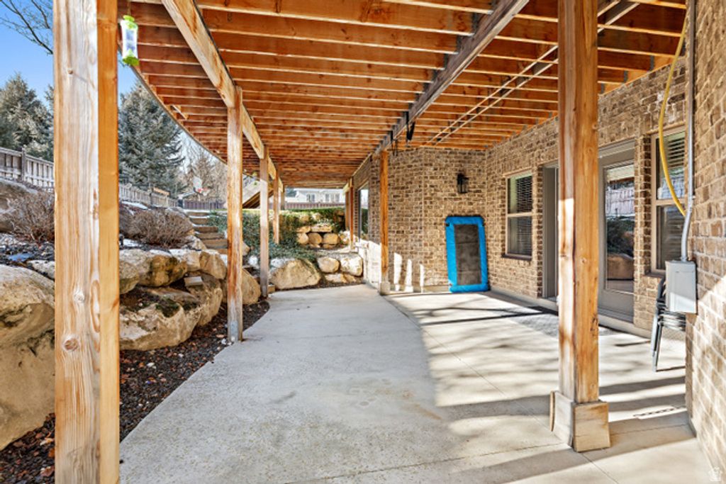 Image 57 of property listing at 151 W GLACIER LILY DR, Alpine, UT 84004