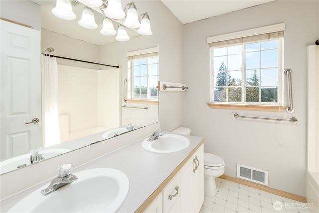 180 America Boulevard, Sequim, WA 98382