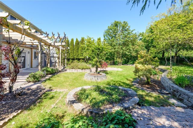 180 America Boulevard, Sequim, WA 98382