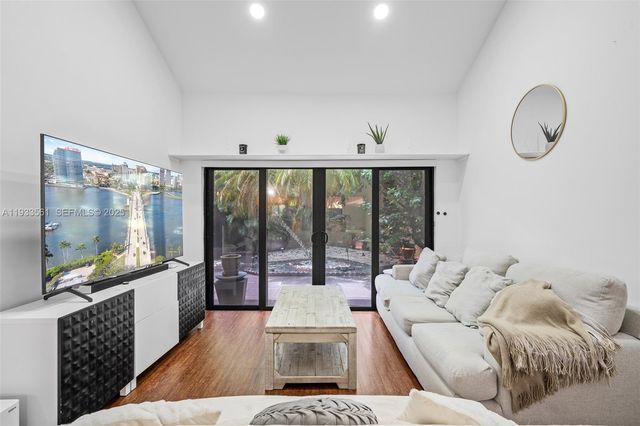 1030 NE 202nd Ter, Miami, FL 33179