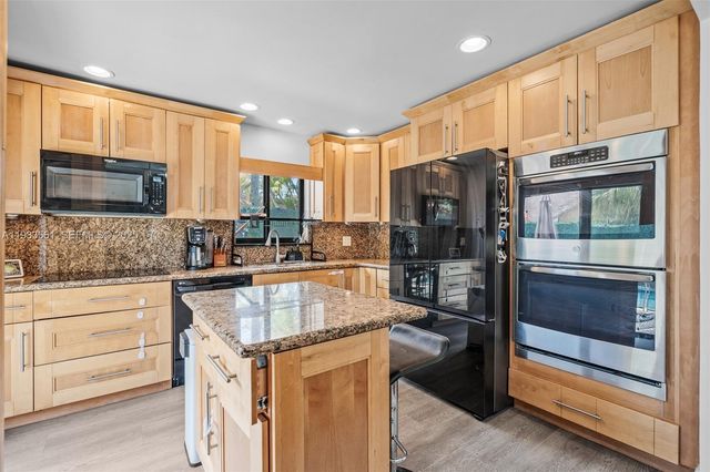 1030 NE 202nd Ter, Miami, FL 33179