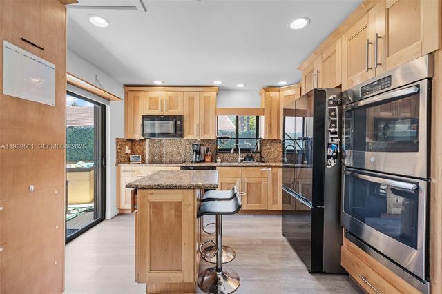 1030 NE 202nd Ter, Miami, FL 33179