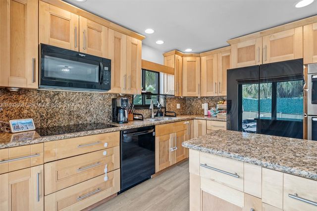 1030 NE 202nd Ter, Miami, FL 33179