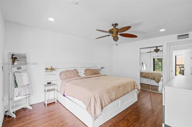 1030 NE 202nd Ter, Miami, FL 33179